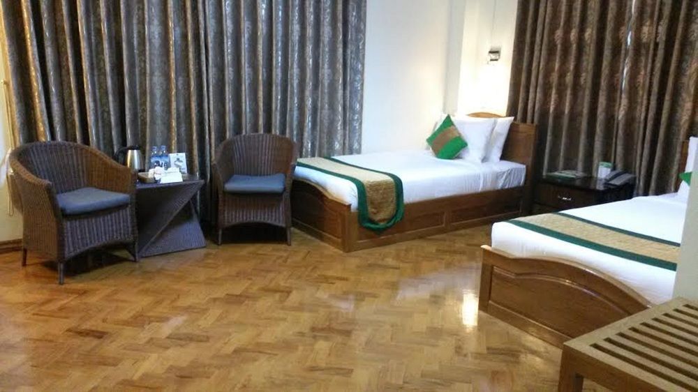 Great Feel Hotel Янгон Экстерьер фото